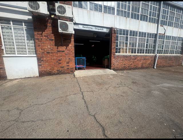 720M² WAREHOUSE TO LET IN WYNBERG
